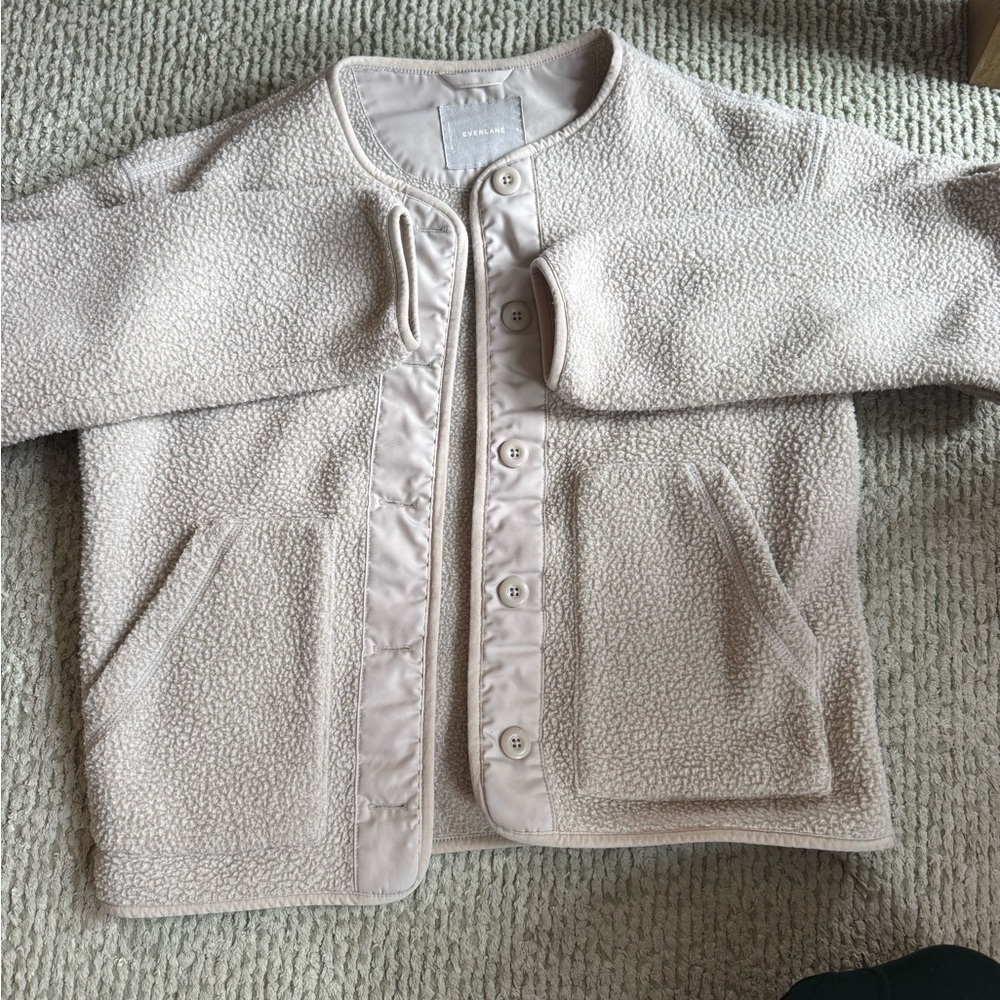 Everlane Cropped Fleece jacket size small beige